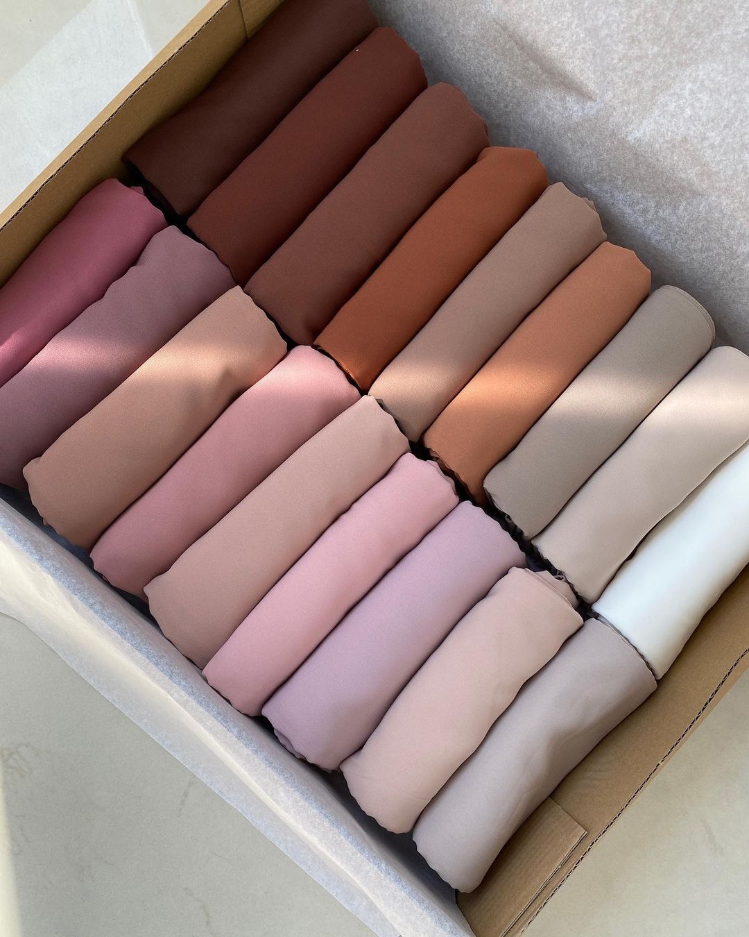 18 PCS LUXURY GEORGETTE HIJABS SET