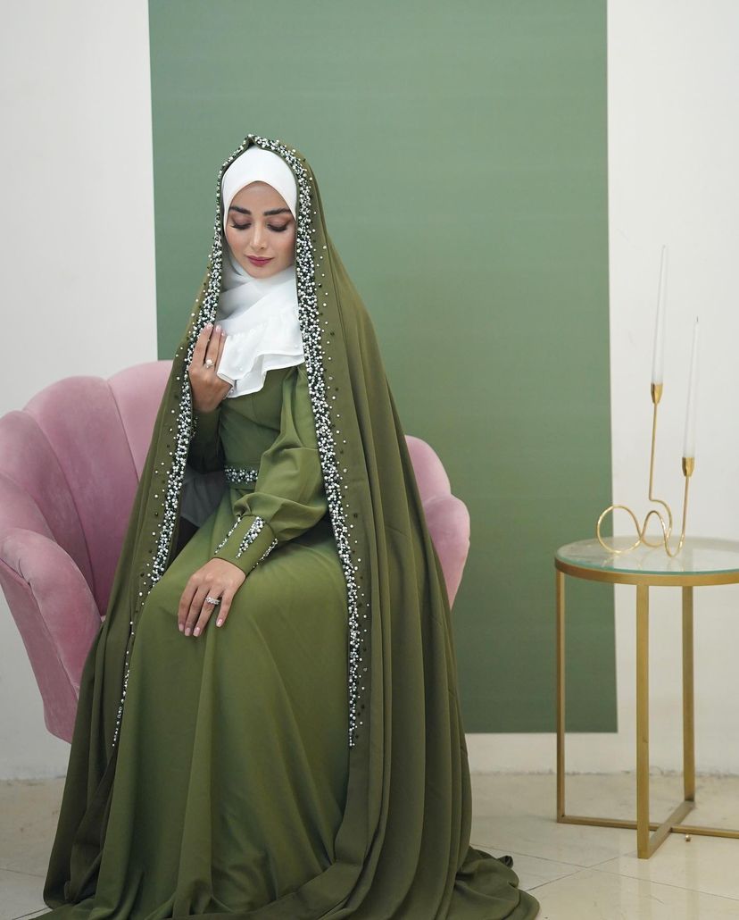 Festive Emerald Green Bridal Dress with Handwork Chador