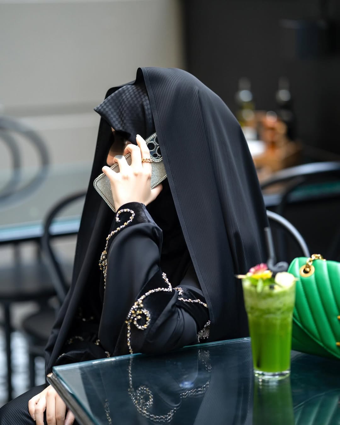 IRANI CHADOR SELF Sophisticated Design