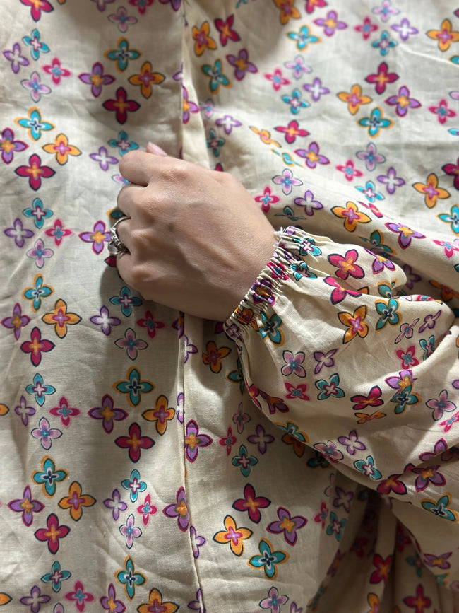 Floral Printed Namaz Chador – Soft & Breathable Fabric - Razia Hijab Hover Image