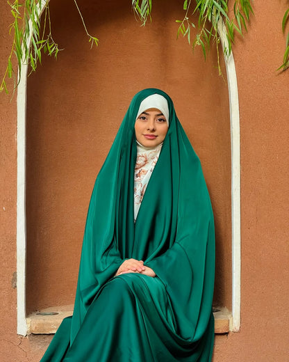 Graceful Green Irani abaya