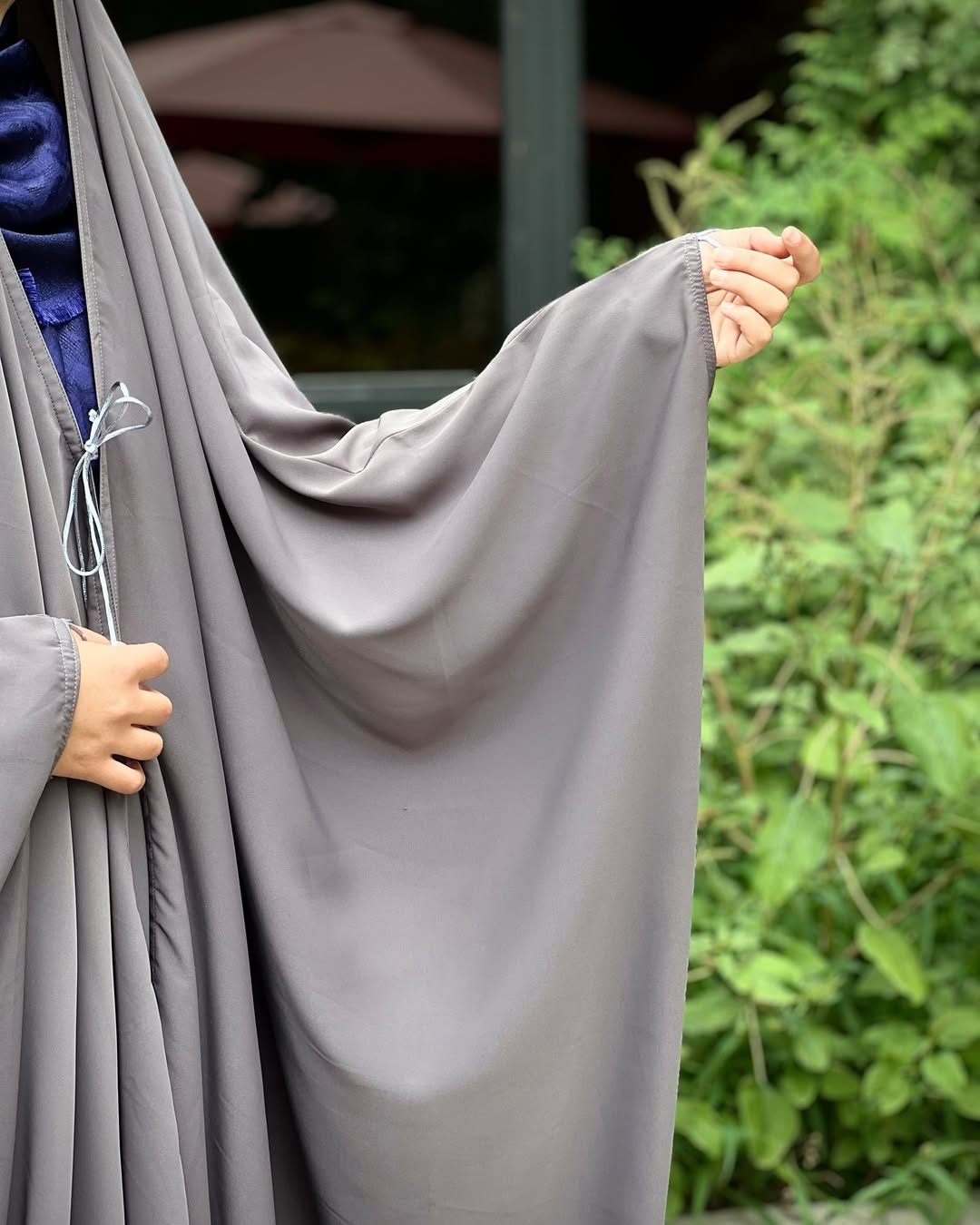 Elegant Irani Abaya with Dori Sleeves and Front Dori Closure