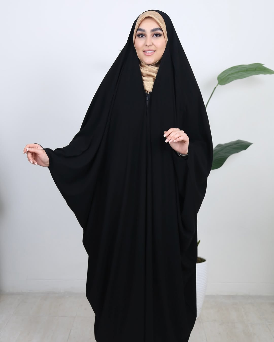 Elegant Irani Abaya with Dori Sleeves and Front Zip
