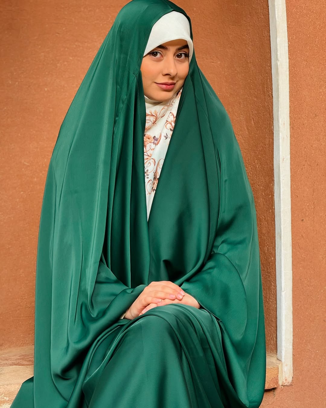 Graceful Green Irani abaya